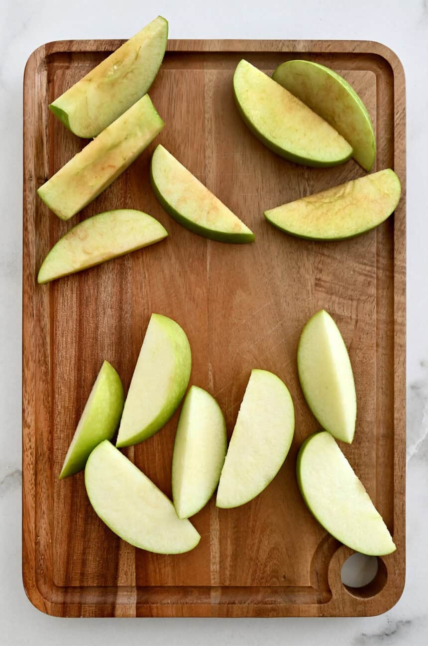 How to Keep Apples from Browning (4 Foolproof Ways!)