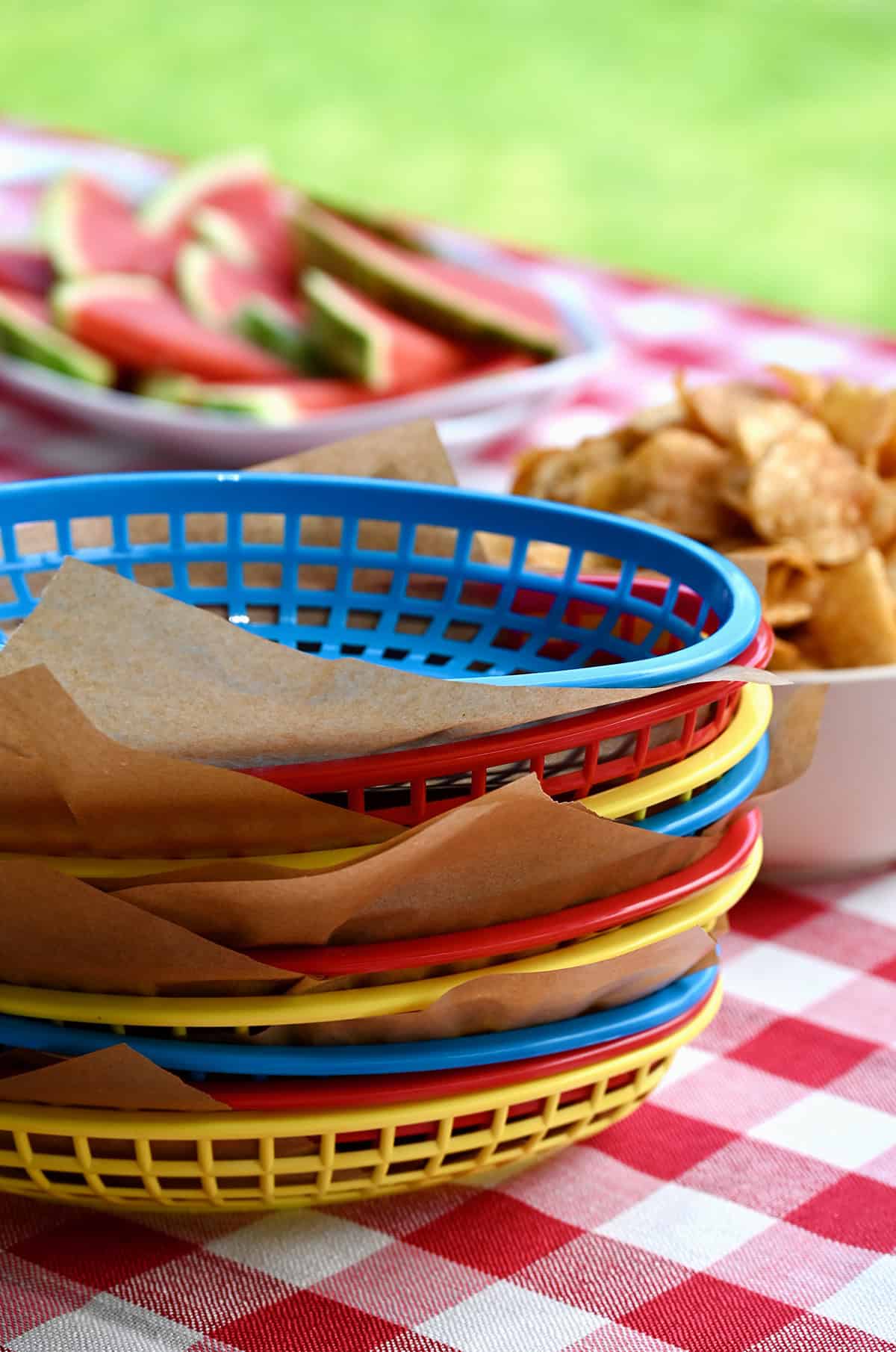 Parchment paper-lined food baskets.