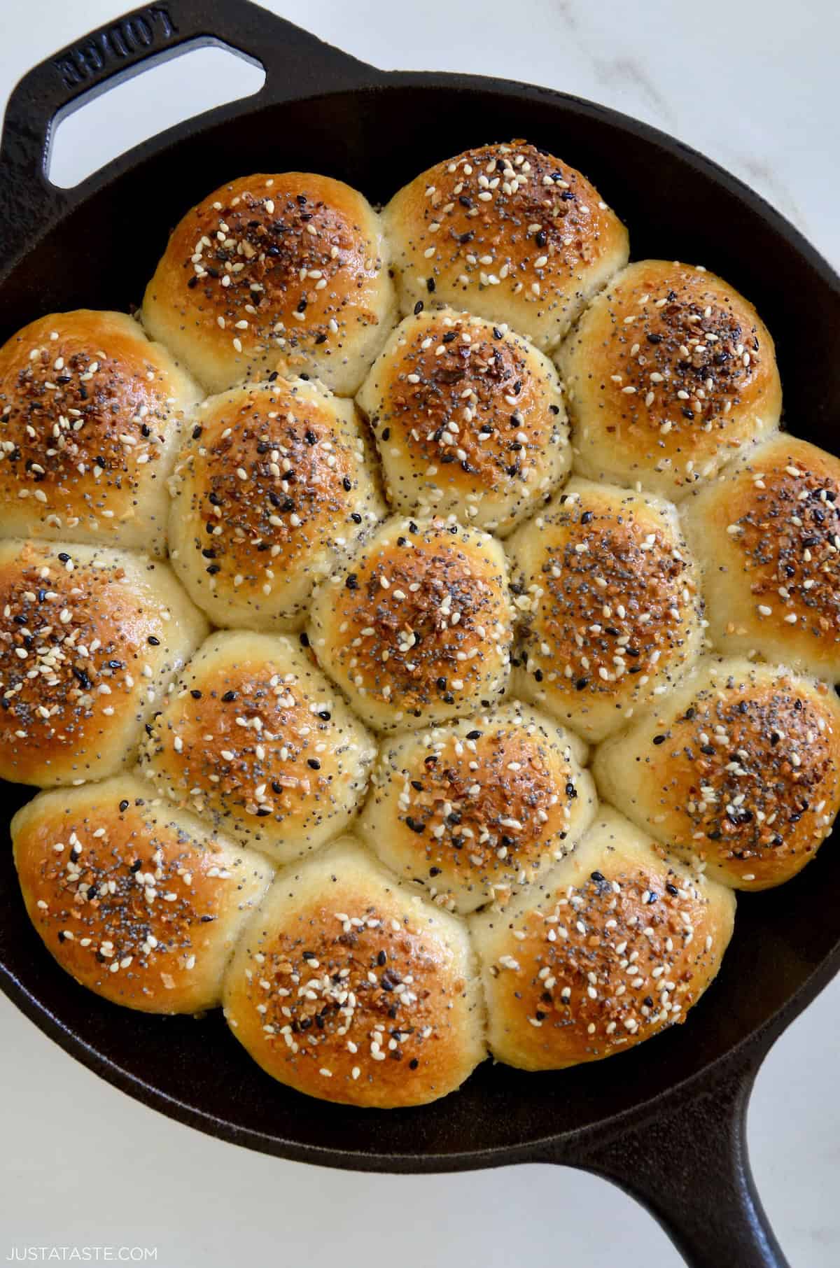 Cream cheese-stuffed bagel bites topped with everything bagel seasoning.